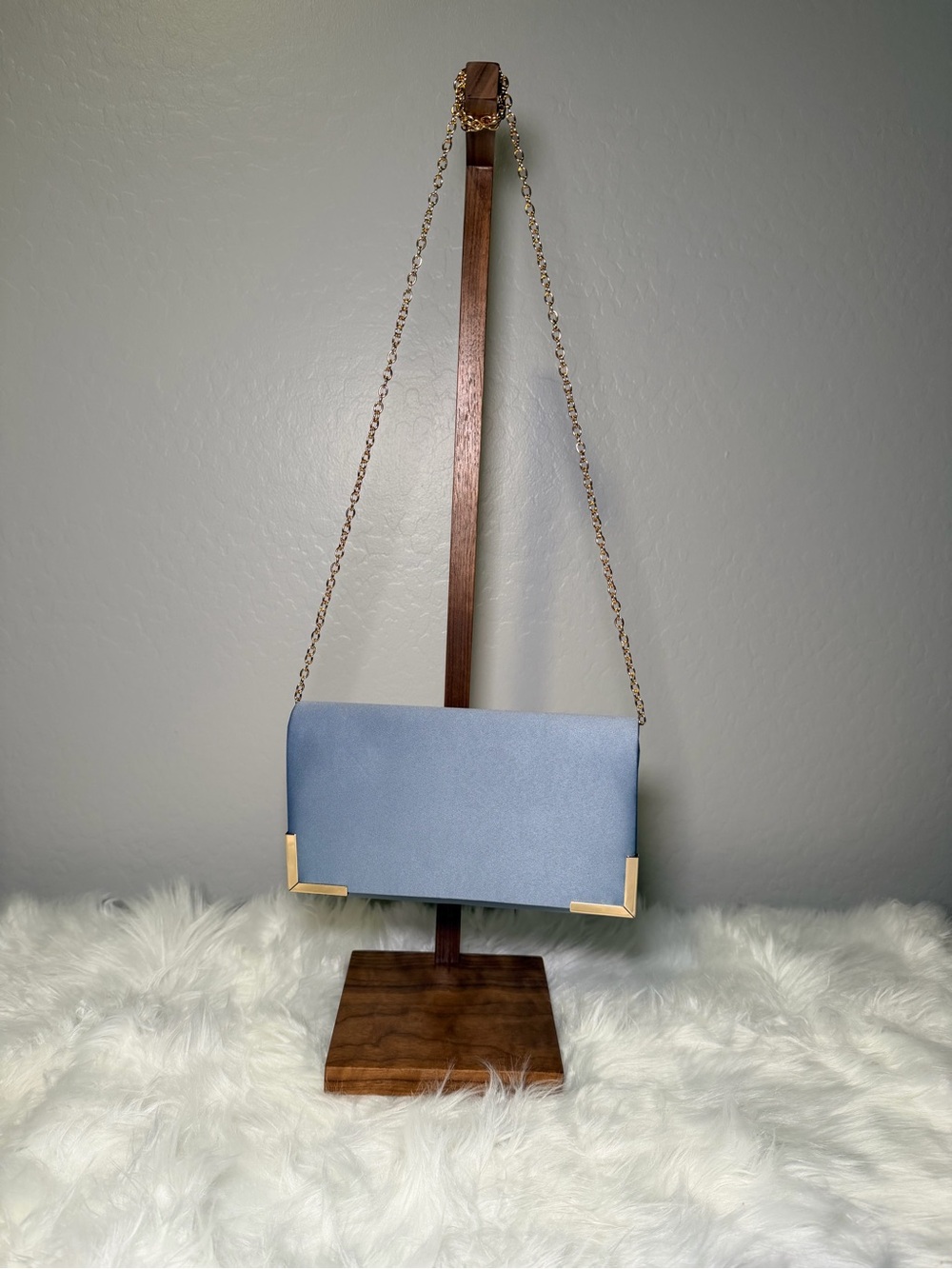 Blue Chain-Strap Women's Clutch with Gold Accents